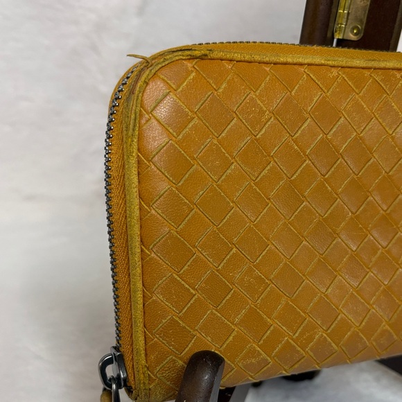 Project Piece - Bottega Veneta Authentic Intrecciato Tan Woven Leather Wallet - Picture 6 of 11
